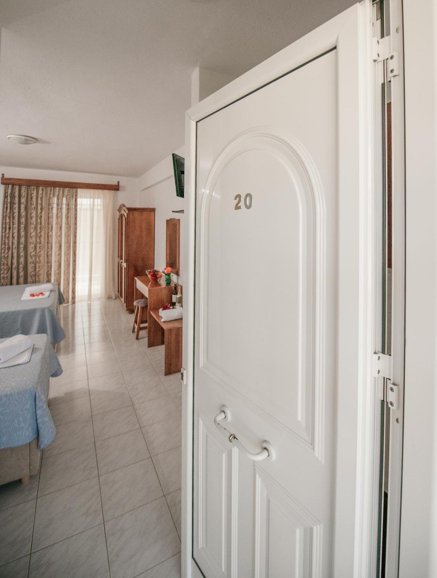 Estia Hotel Fourka Buitenkant foto