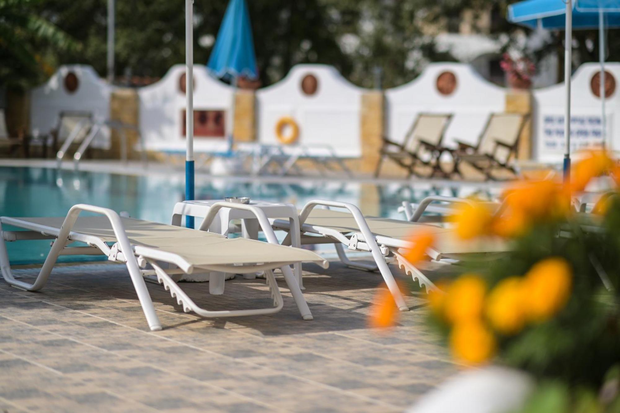 Estia Hotel Fourka Buitenkant foto