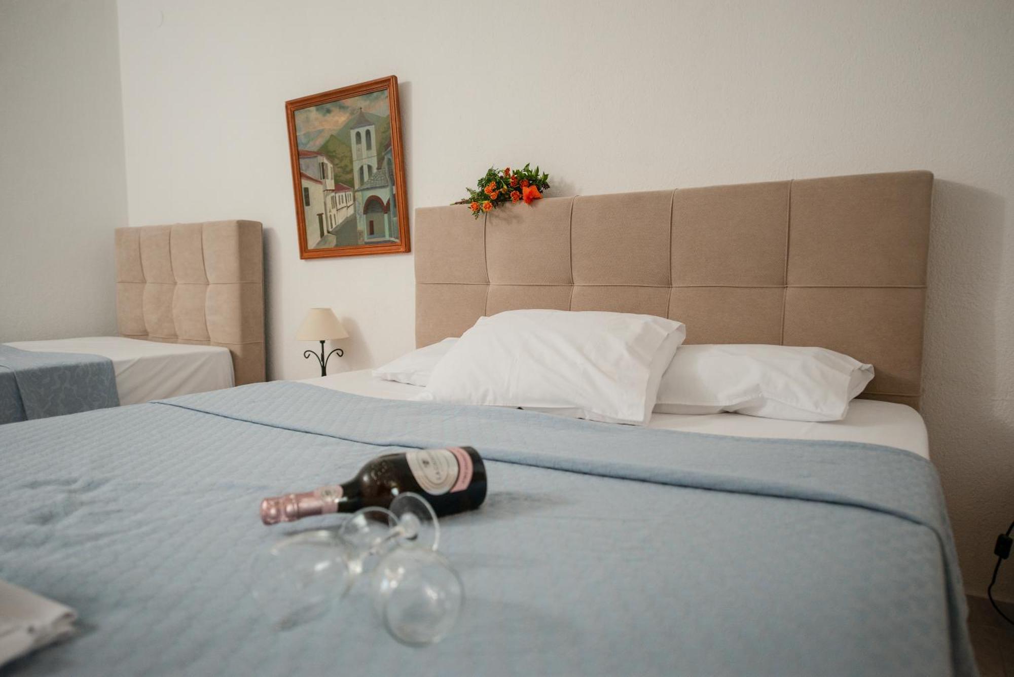 Estia Hotel Fourka Buitenkant foto