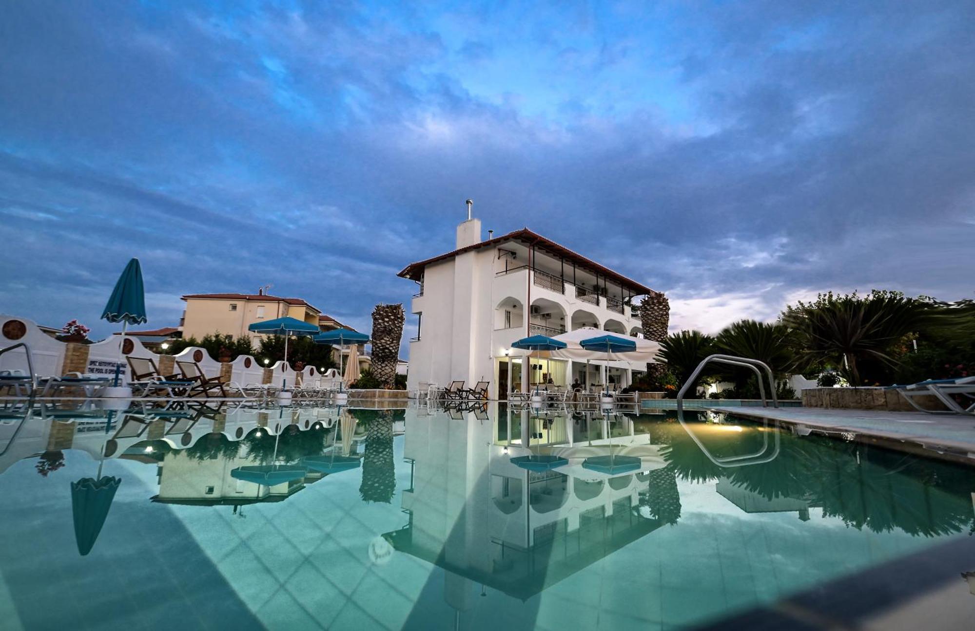 Estia Hotel Fourka Buitenkant foto